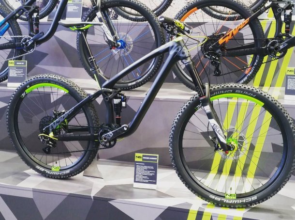 NS Bikes Snabb Carbon, un VTT d'enduro très léger