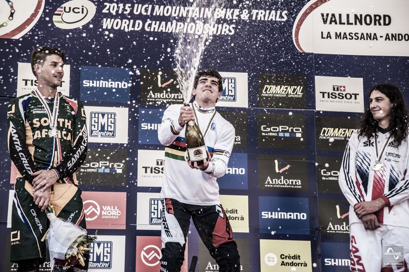 Le champion du Monde 2015 de VTT de descente, Loic Bruni
